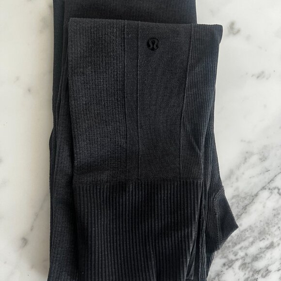 Lululemon Ankle Length Pants - Dark Charcoal Grey, Size 6 - Picture 7 of 7